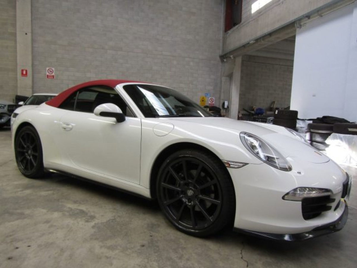 Porsche 911 Cabrio 3.4 Carrera (3)