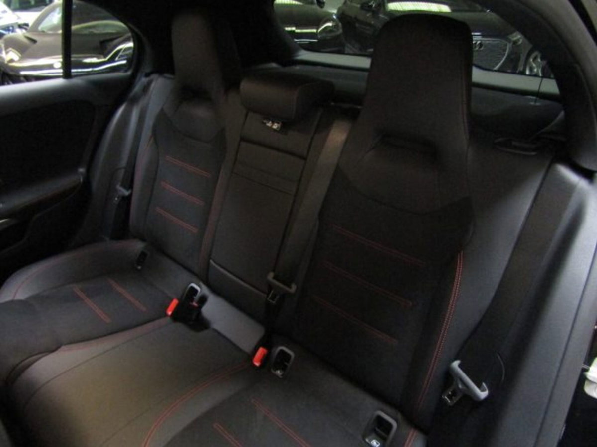 Mercedes-Benz Classe A 250 AMG Line Premium Plus 4matic auto (12)