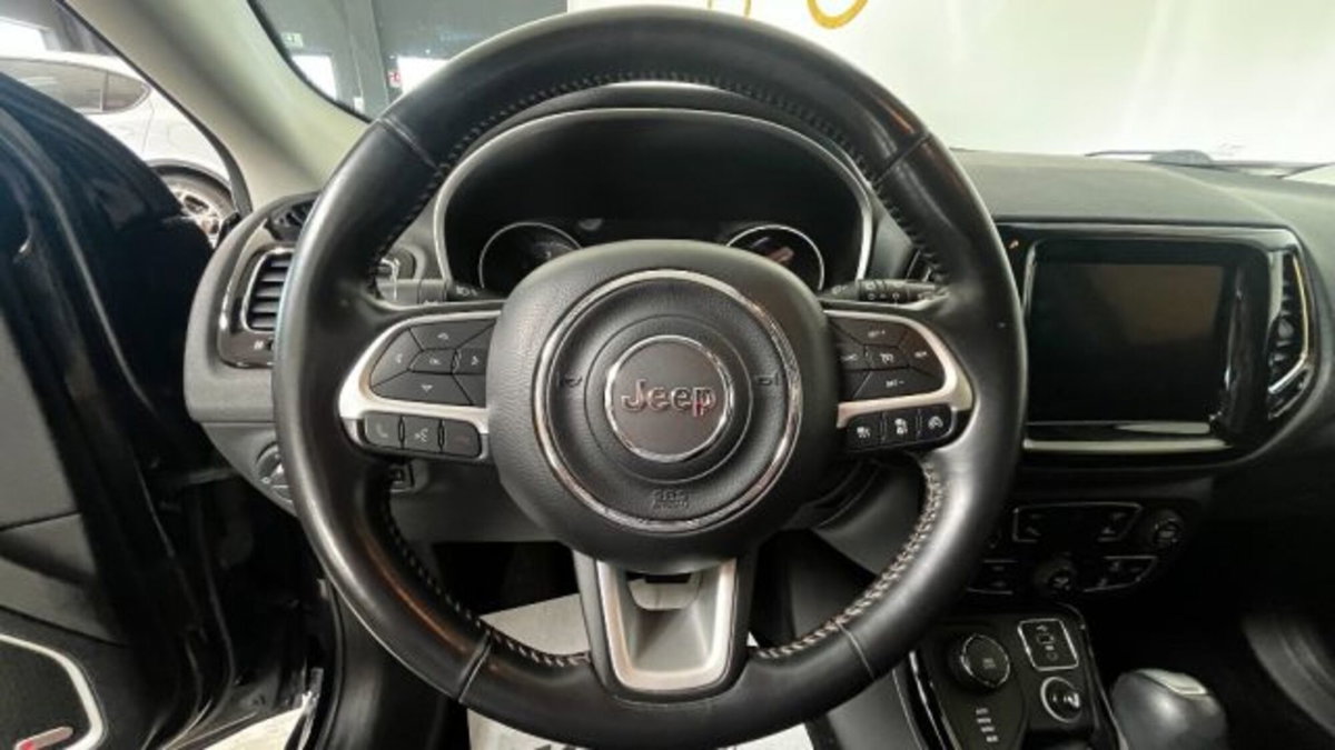 Jeep Compass 2.0 Multijet II aut. 4WD Longitude (9)