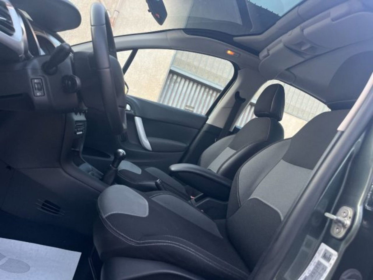 Citroen C3 1.4 HDi 70 Exclusive (12)