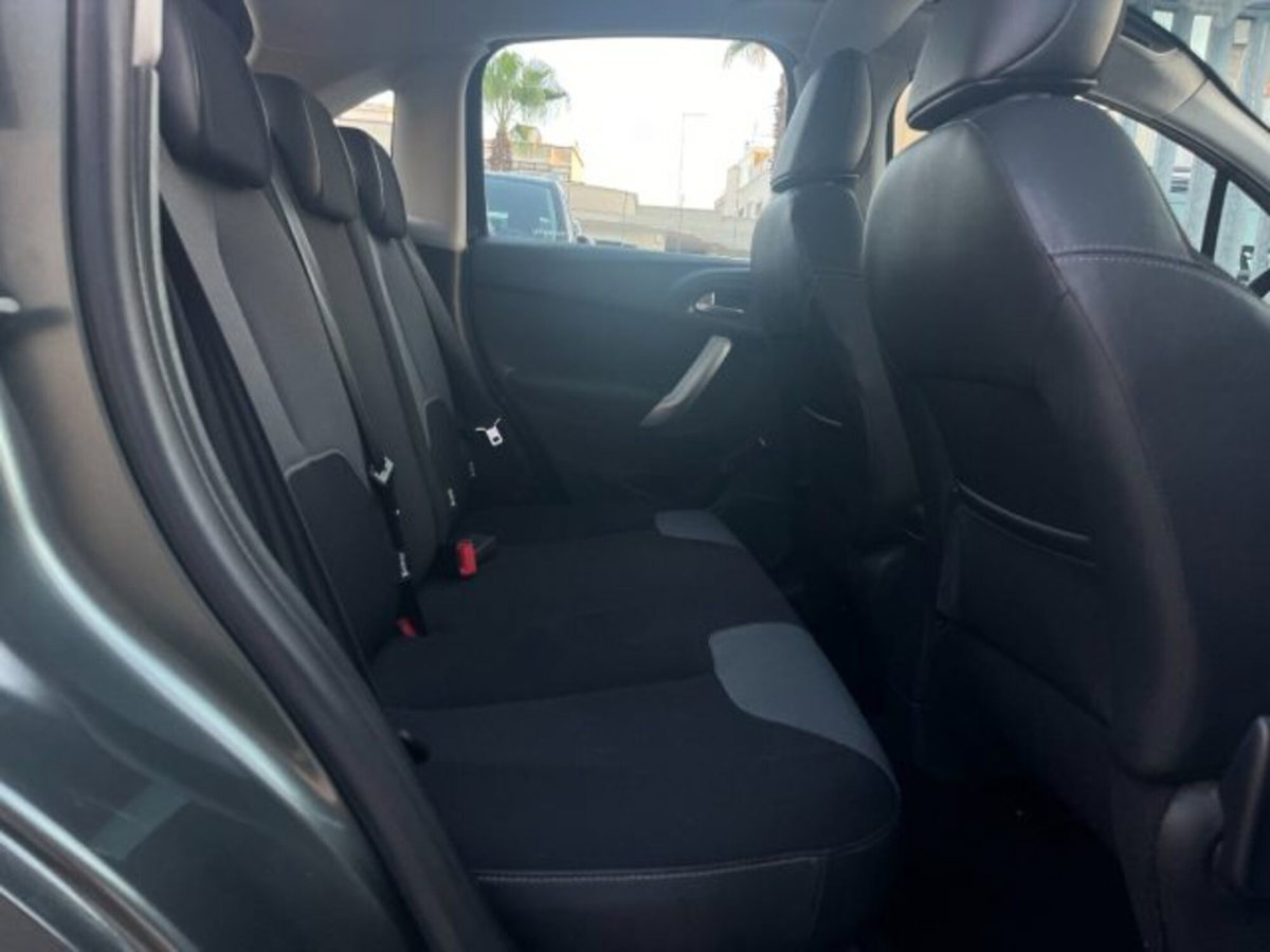 Citroen C3 1.4 HDi 70 Exclusive (9)