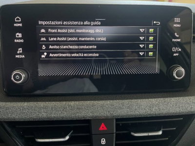 Skoda Kamiq 1.5 tsi Black Dots 150cv dsg (18)