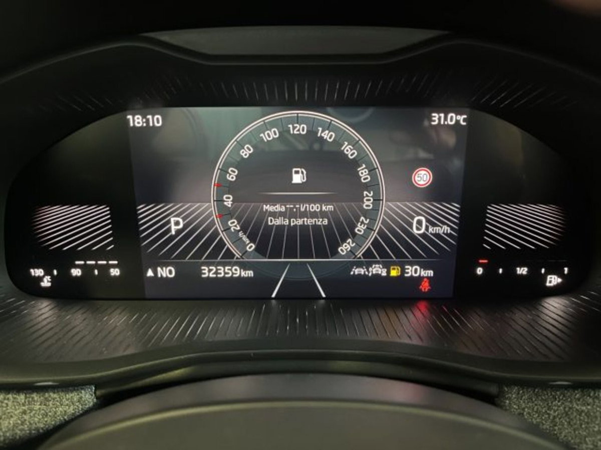 Skoda Kamiq 1.5 tsi Black Dots 150cv dsg (6)