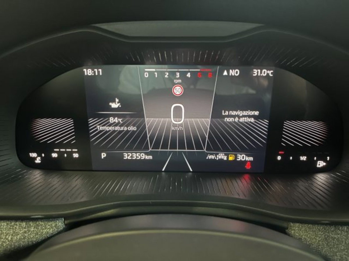 Skoda Kamiq 1.5 tsi Black Dots 150cv dsg (8)