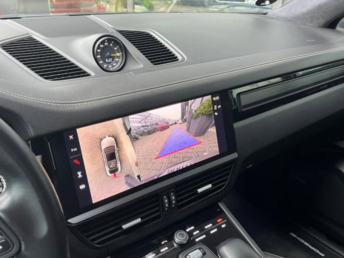 Porsche Cayenne Coupé 4.0 Turbo GT (16)