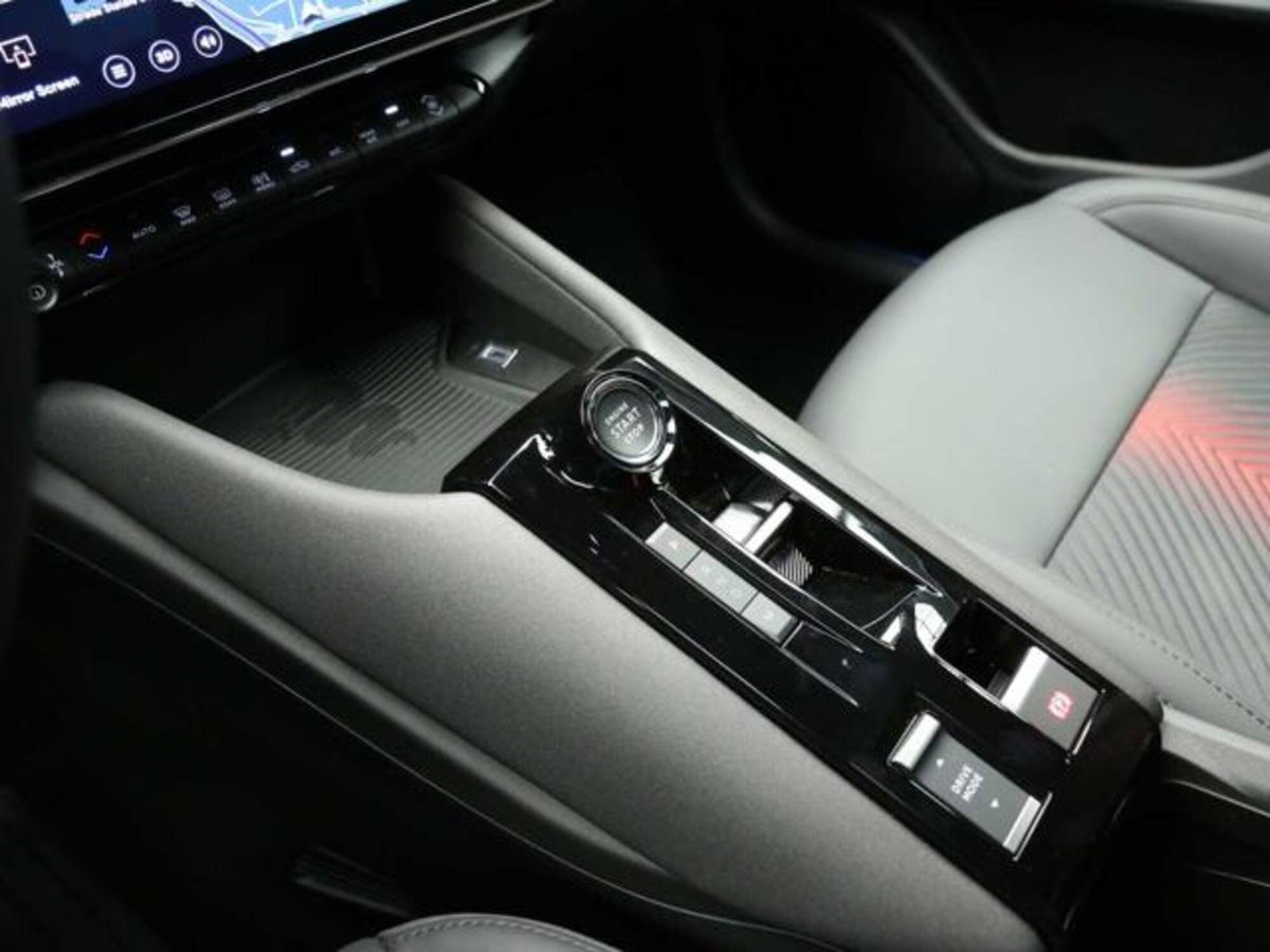 Alfa Romeo Junior 1.2 ibrida Speciale 145cv edct6 (12)