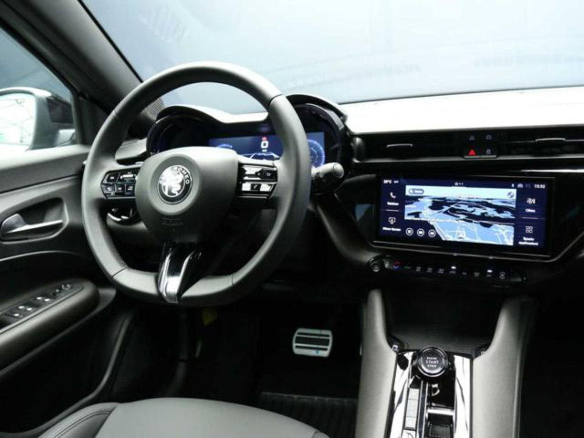 Alfa Romeo Junior 1.2 ibrida Speciale 145cv edct6 (9)