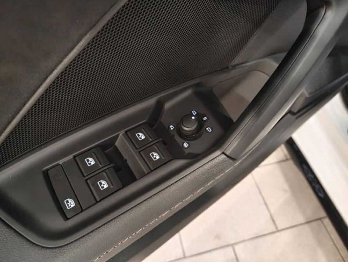 Audi A3 Sportback 30 TFSI S line edition (9)