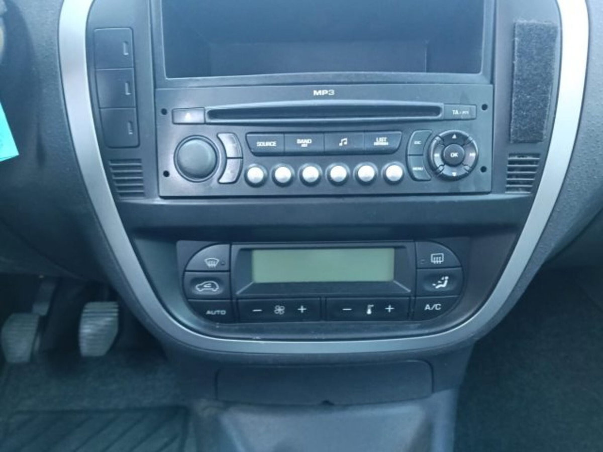 Citroen C3 1.1 Exclusive (10)