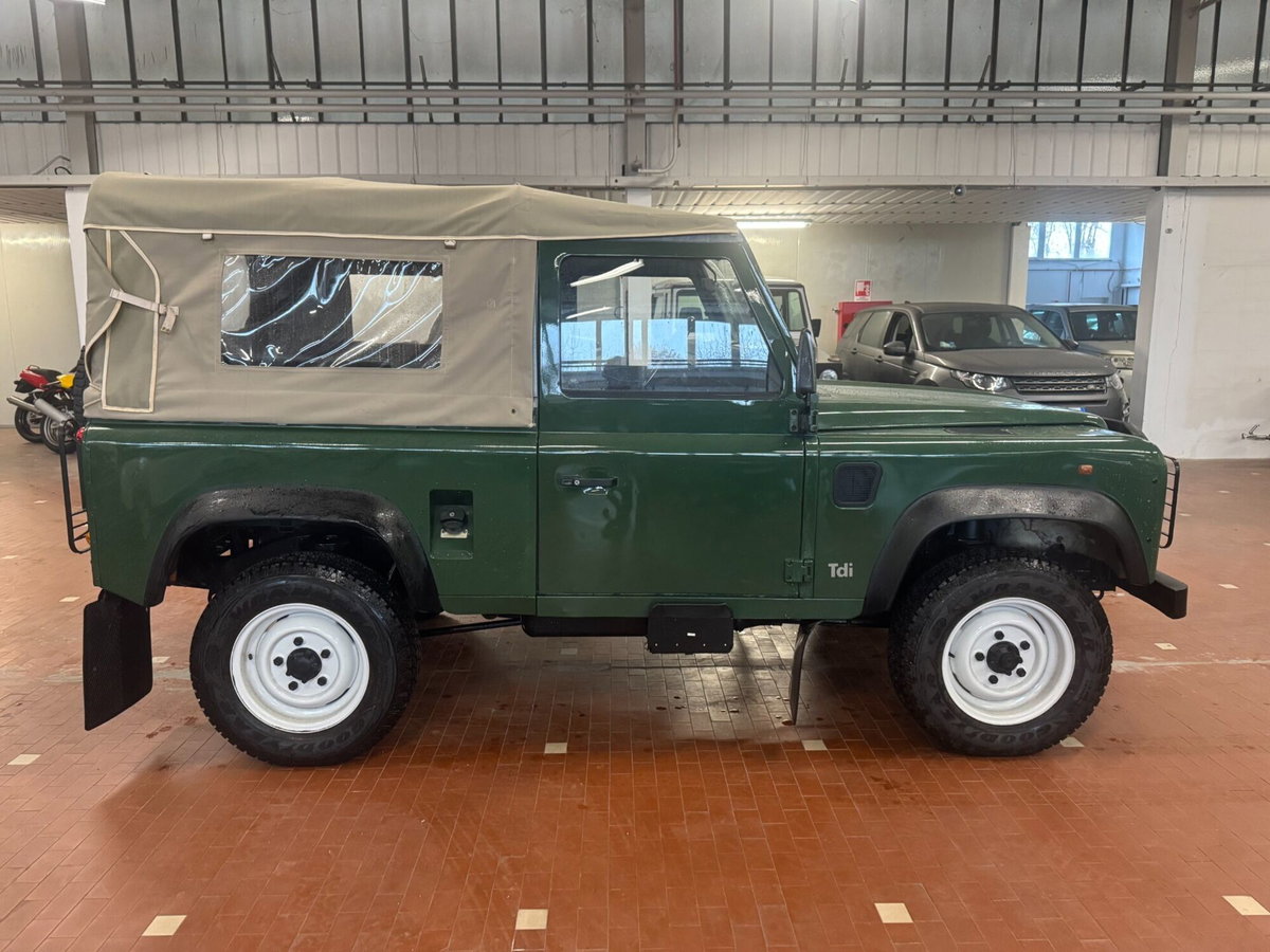 Land Rover Defender 90 2.5 Tdi Hard-top (3)