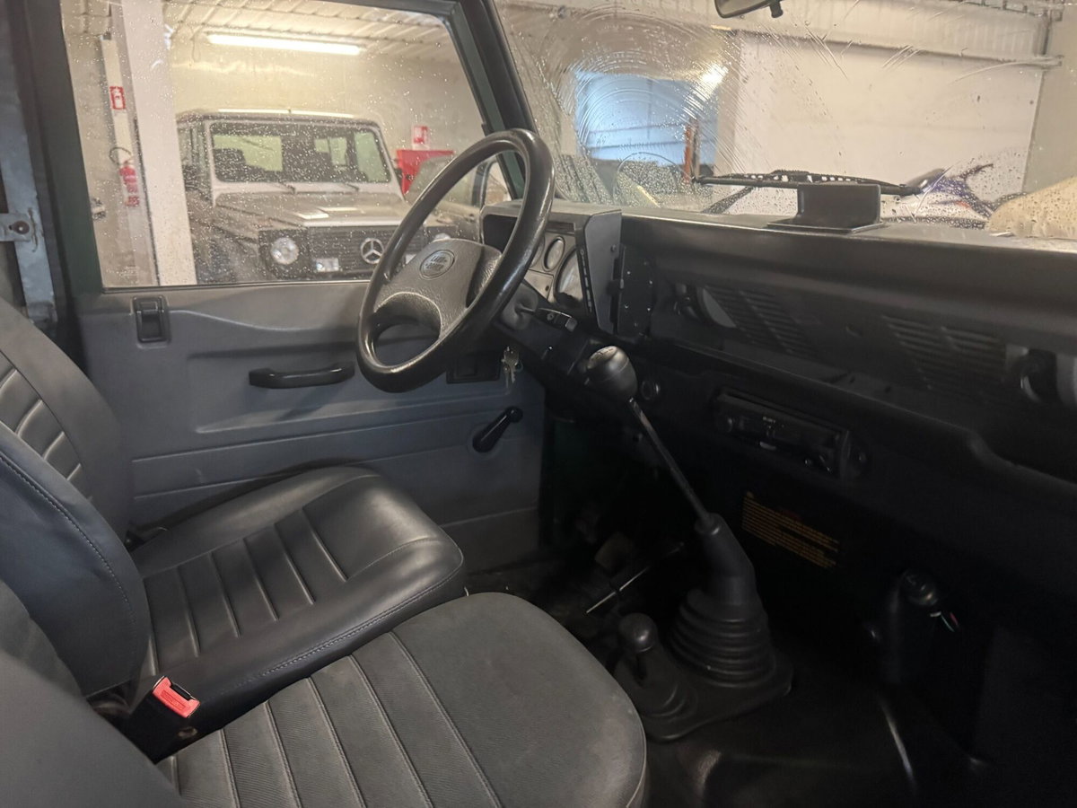 Land Rover Defender 90 2.5 Tdi Hard-top (8)
