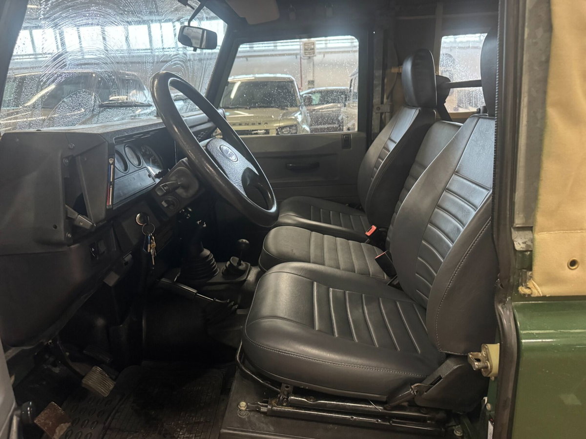 Land Rover Defender 90 2.5 Tdi Hard-top (9)