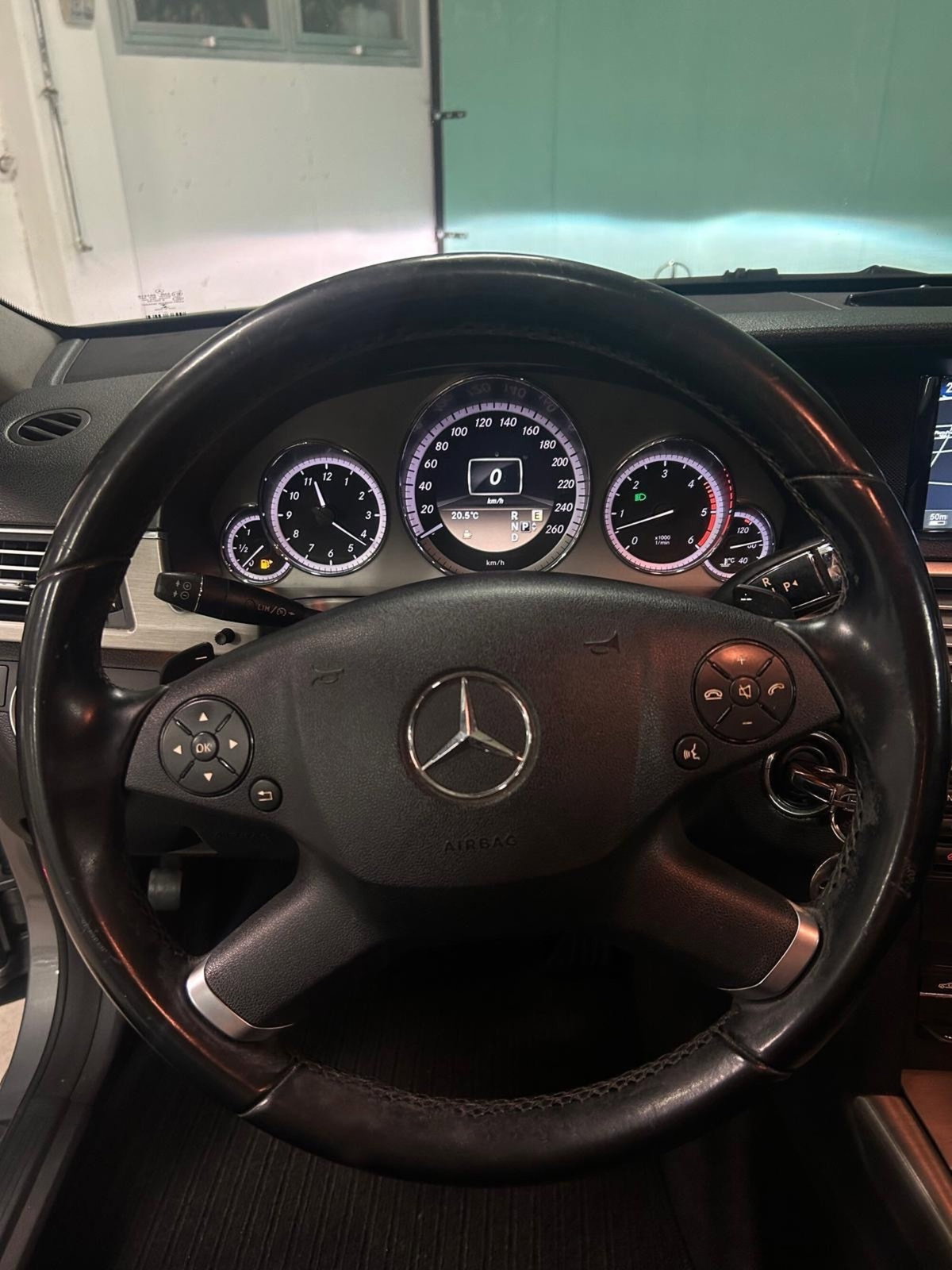 Mercedes-Benz Classe E 350 CDI BlueEFFICIENCY Avantgarde AMG (10)