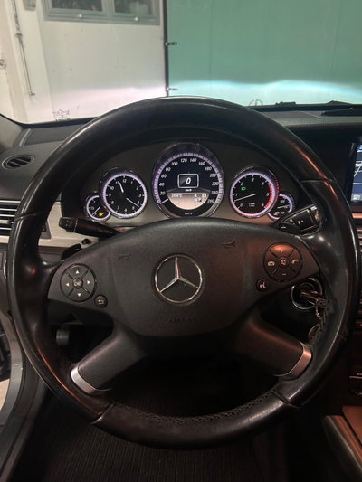 Mercedes-Benz Classe E 350 CDI BlueEFFICIENCY Avantgarde AMG (10)