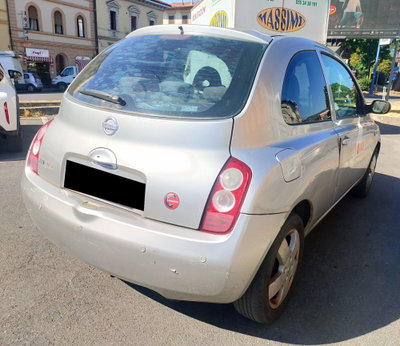 Nissan Micra 1.4 16V 3 porte Tekna (8)