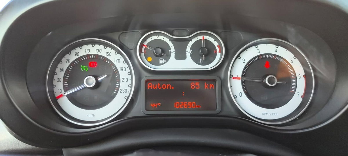 Fiat 500L 1.4 95 CV Lounge (13)