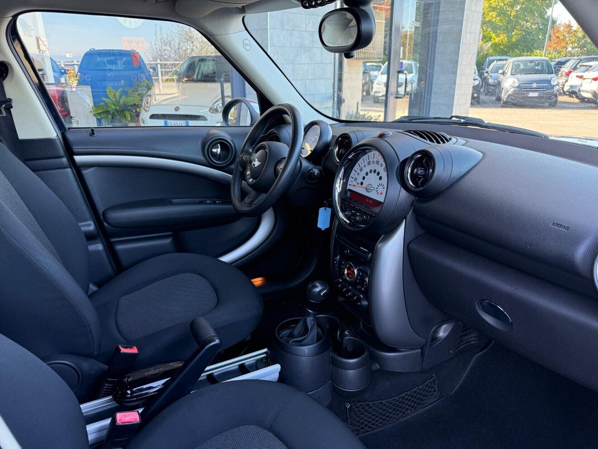 MINI Mini Countryman 2.0 Cooper D Countryman Automatica (15)