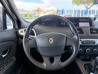 Renault Scenic E-Tech Electric XMod 1.5 dCi 110CV EDC Wave (12)