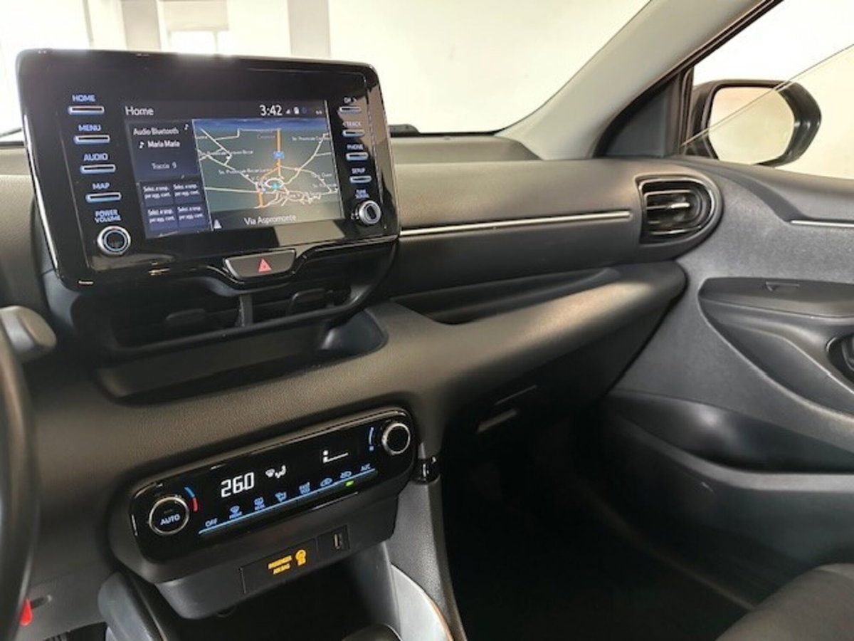 Toyota Yaris 1.5 Hybrid 5 porte Energy (10)