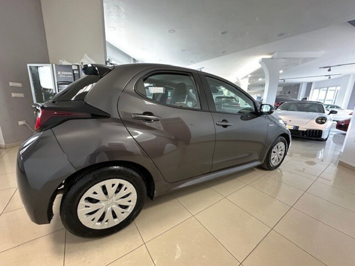 Toyota Yaris 1.5 Hybrid 5 porte Energy (4)