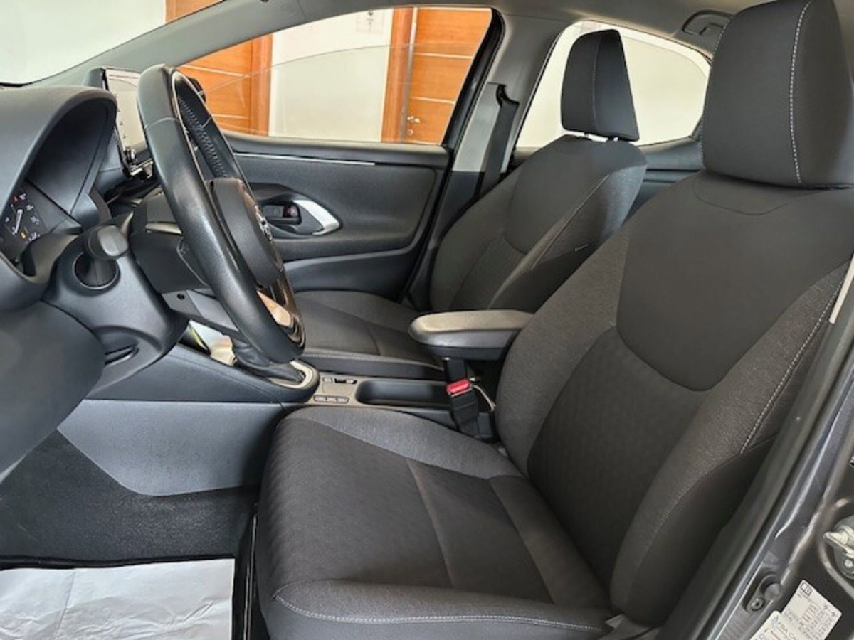 Toyota Yaris 1.5 Hybrid 5 porte Energy (8)