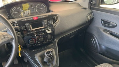 Lancia Ypsilon 1.2 69 CV 5 porte Silver (10)