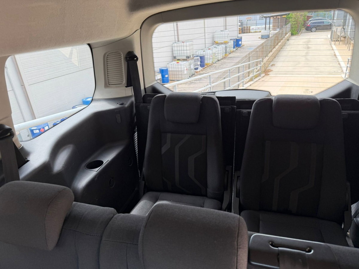 Ford Tourneo Connect 1.6 TDCi 115 CV Plus (6)