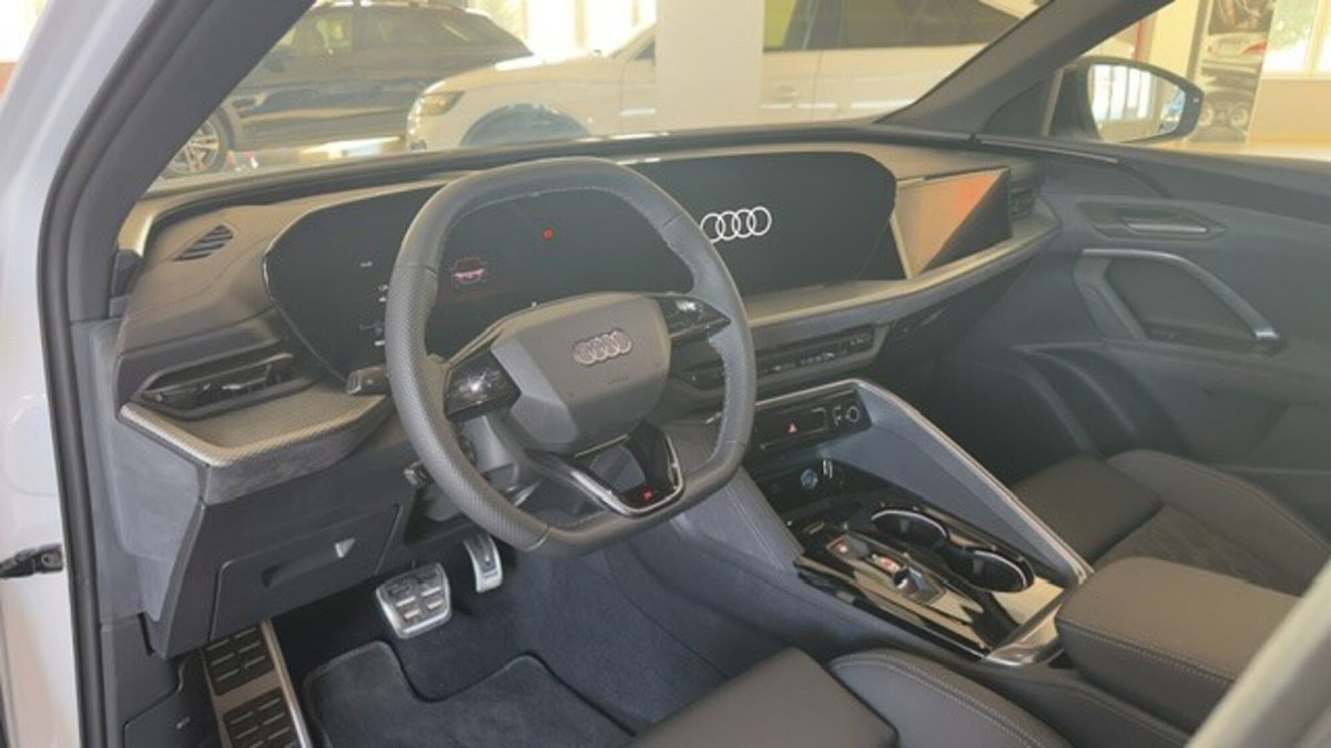 Audi Q5 Sportback 2.0 e-hybrid S line edition quattro 367cv s-tronic (11)