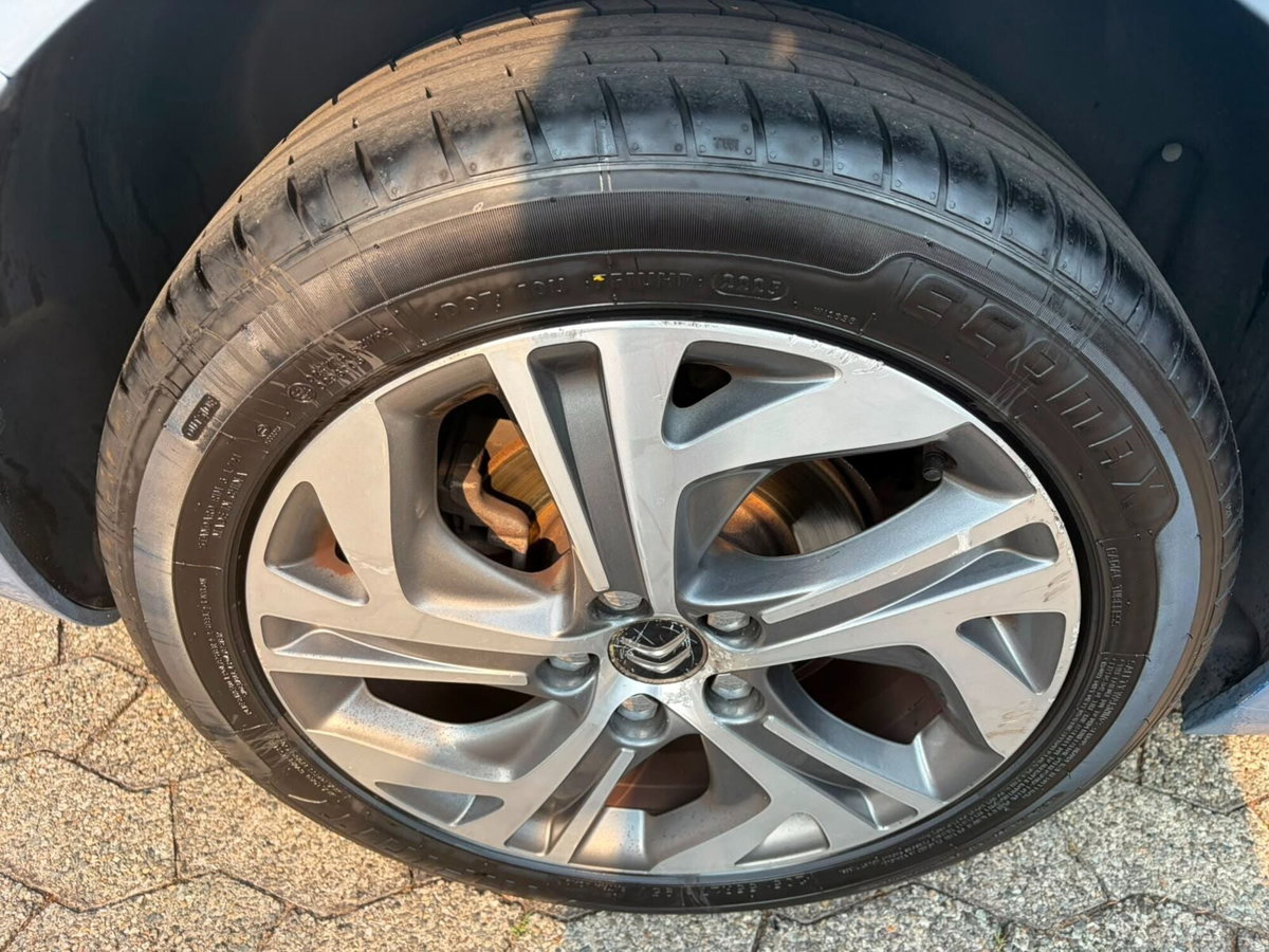Citroen C4 Picasso 1.6 e-HDi 115 ETG6 Exclusive (16)