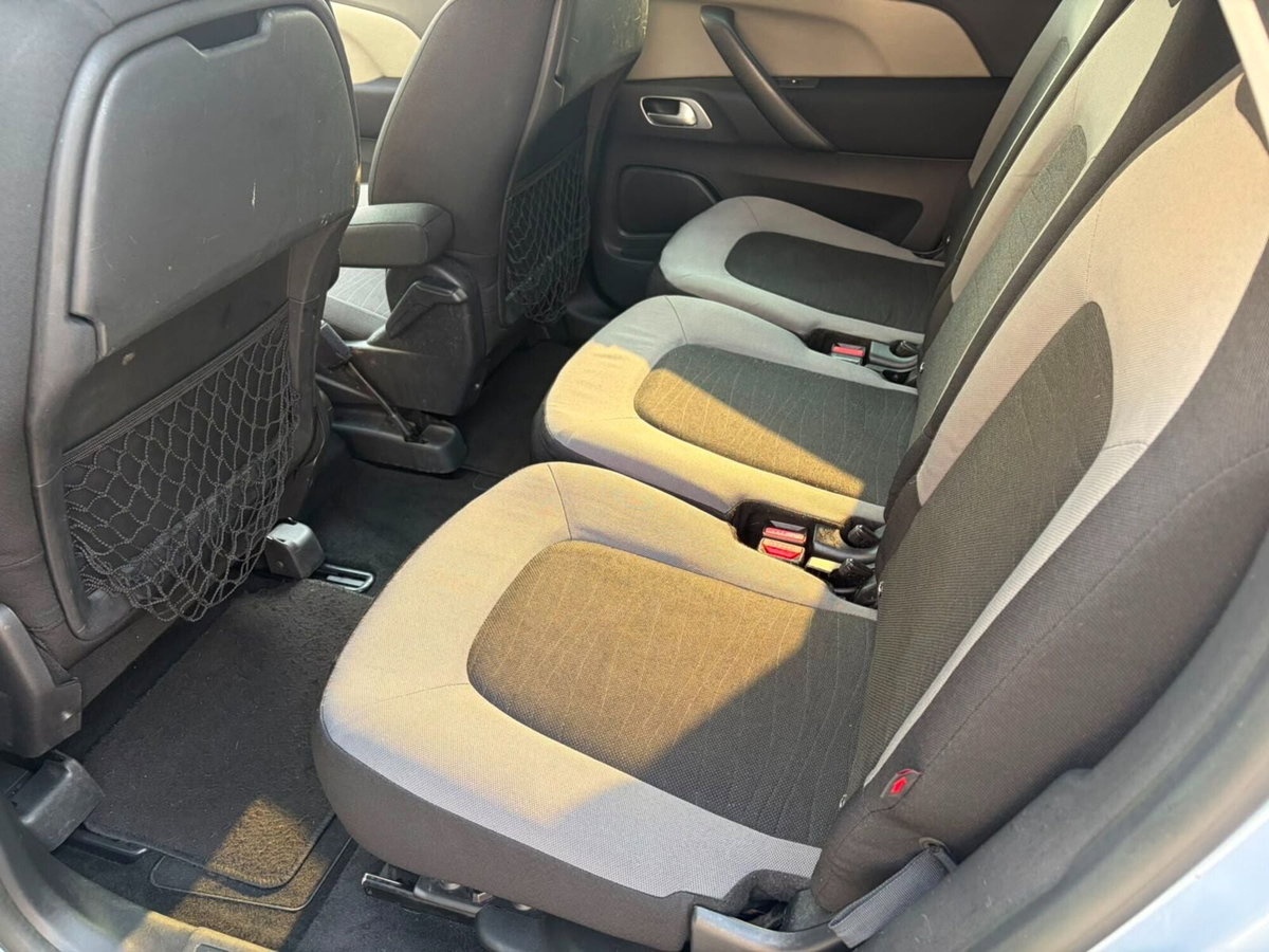 Citroen C4 Picasso 1.6 e-HDi 115 ETG6 Exclusive (9)