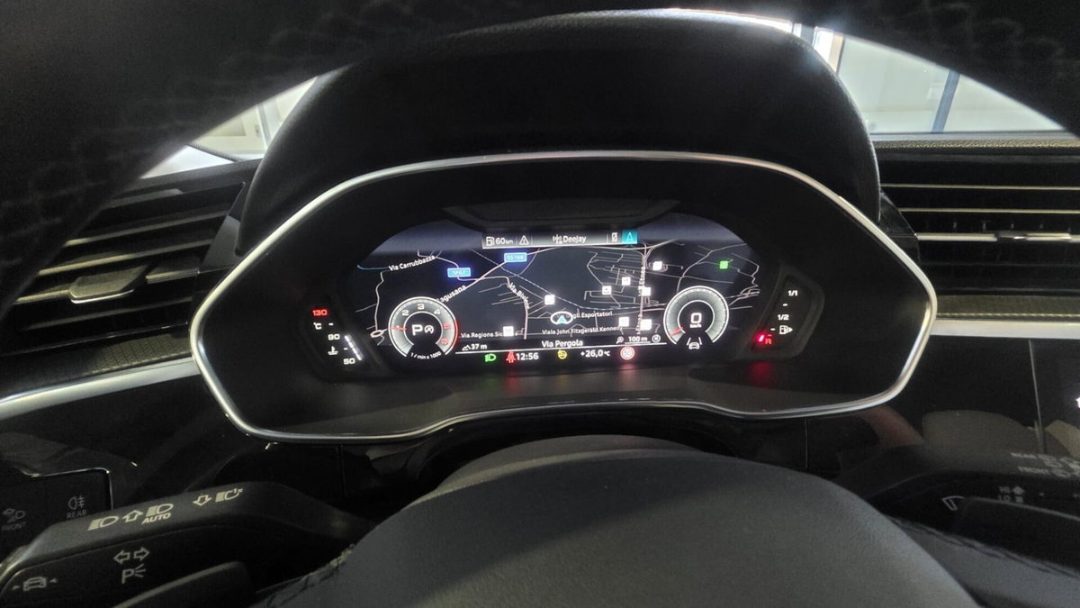 Audi Q3 35 TDI quattro S tronic Business Advanced (20)