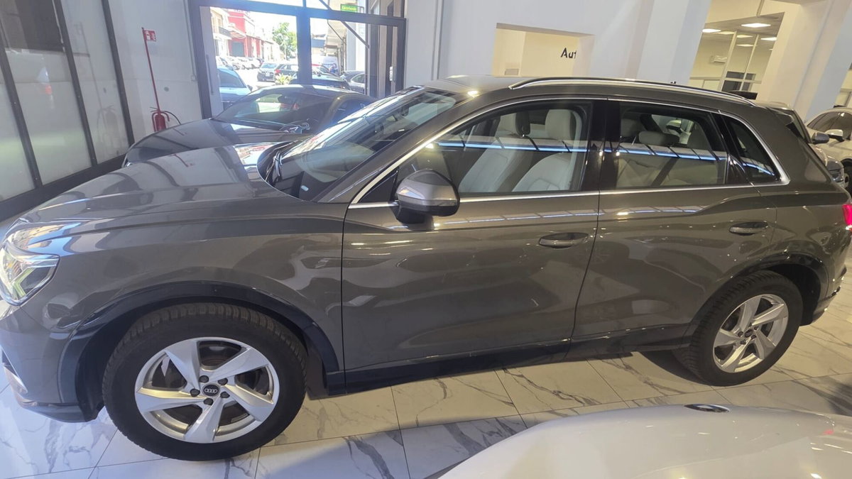 Audi Q3 35 TDI quattro S tronic Business Advanced (4)