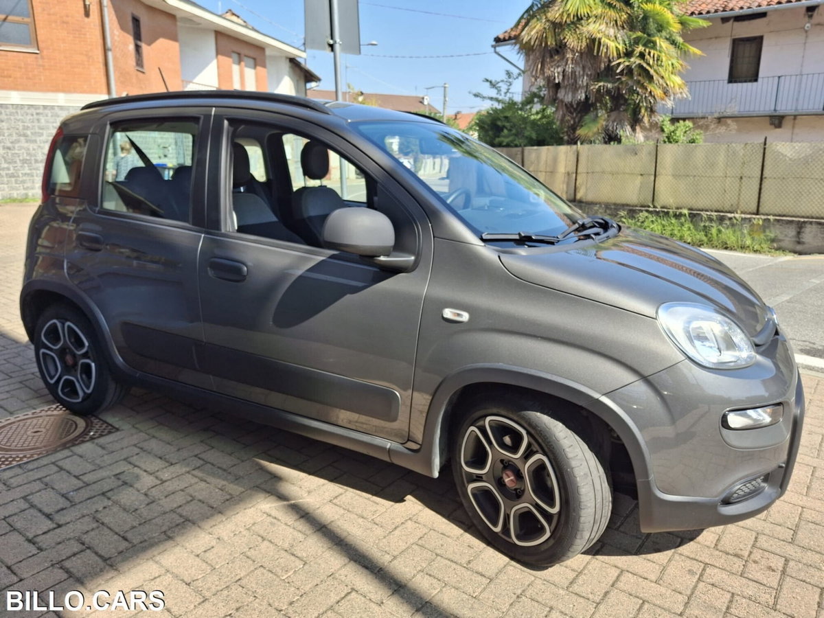 Fiat Panda 1.0 FireFly S&S Hybrid City Cross (2)