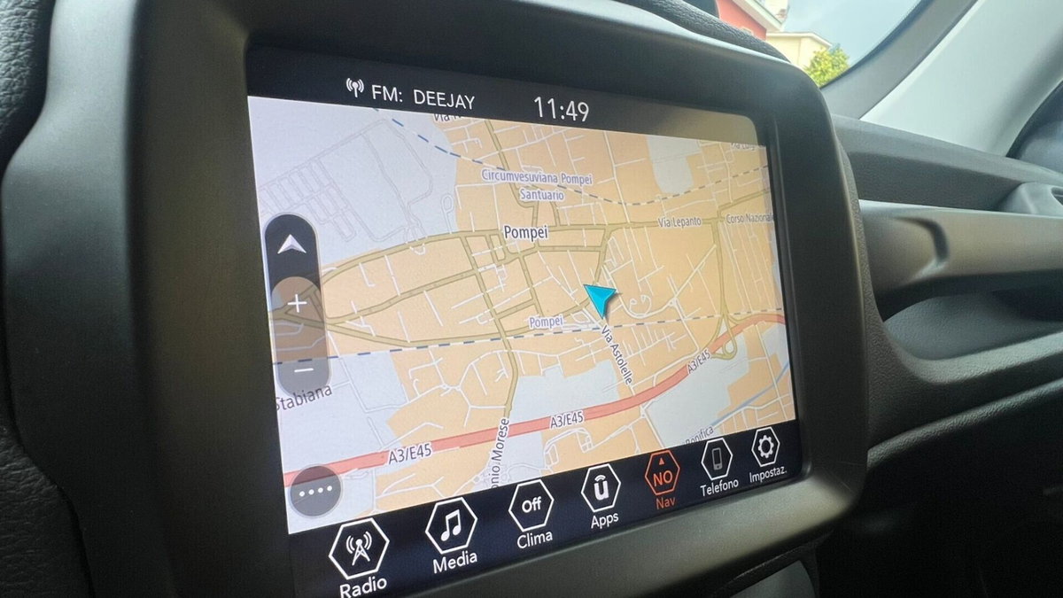 Jeep Renegade 1.6 Mjt 130 CV Limited (13)