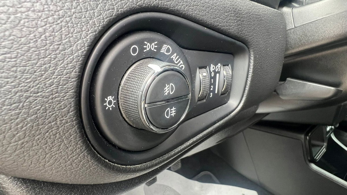 Jeep Renegade 1.6 Mjt 130 CV Limited (18)
