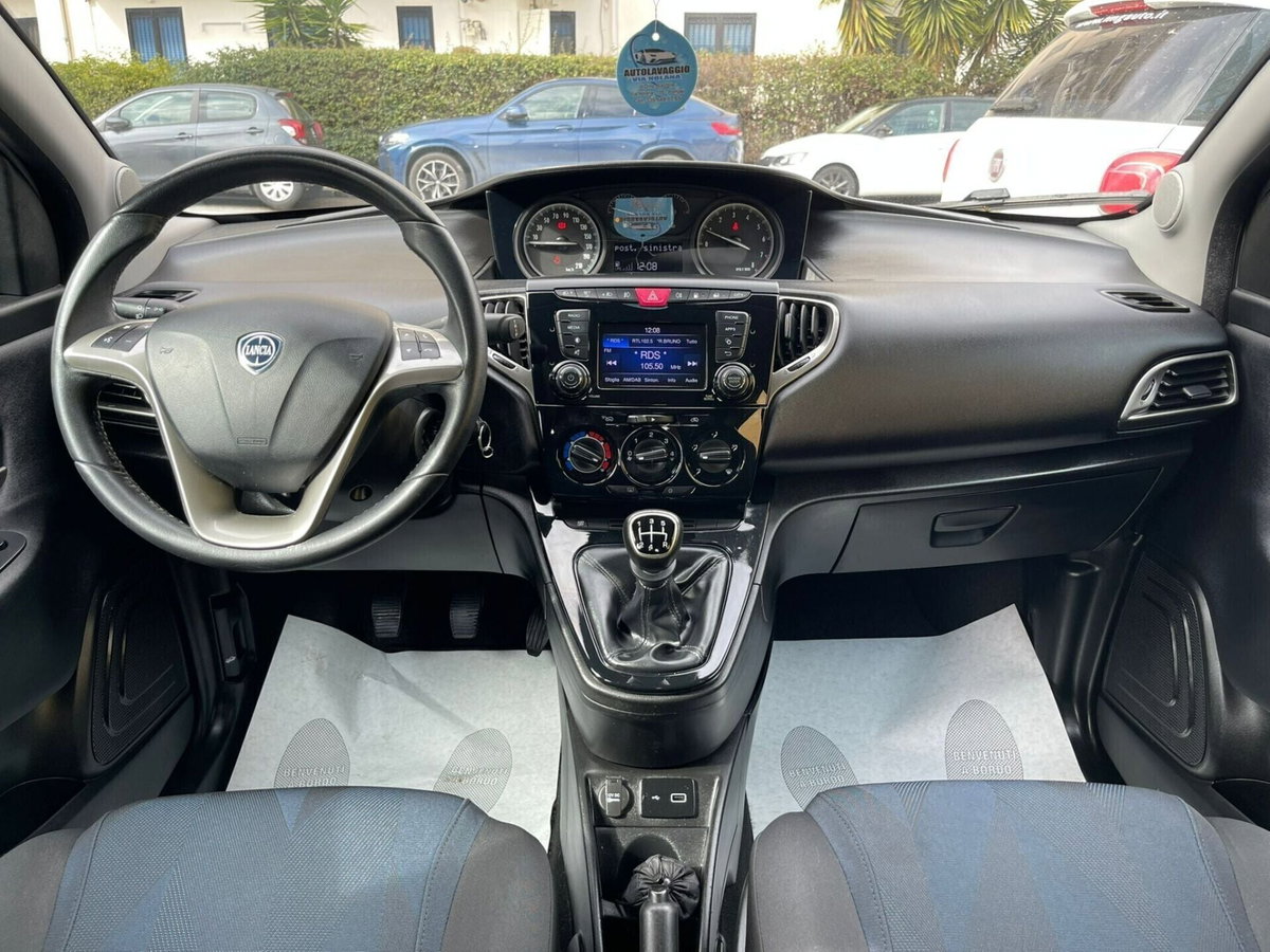 Lancia Ypsilon 1.2 69 CV 5 porte GPL Ecochic Gold (11)