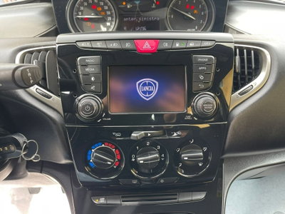 Lancia Ypsilon 1.2 69 CV 5 porte GPL Ecochic Gold (13)