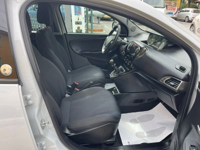 Lancia Ypsilon 1.2 69 CV 5 porte GPL Ecochic Gold (17)