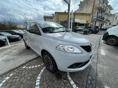 Lancia Ypsilon 1.2 69 CV 5 porte GPL Ecochic Gold (2)