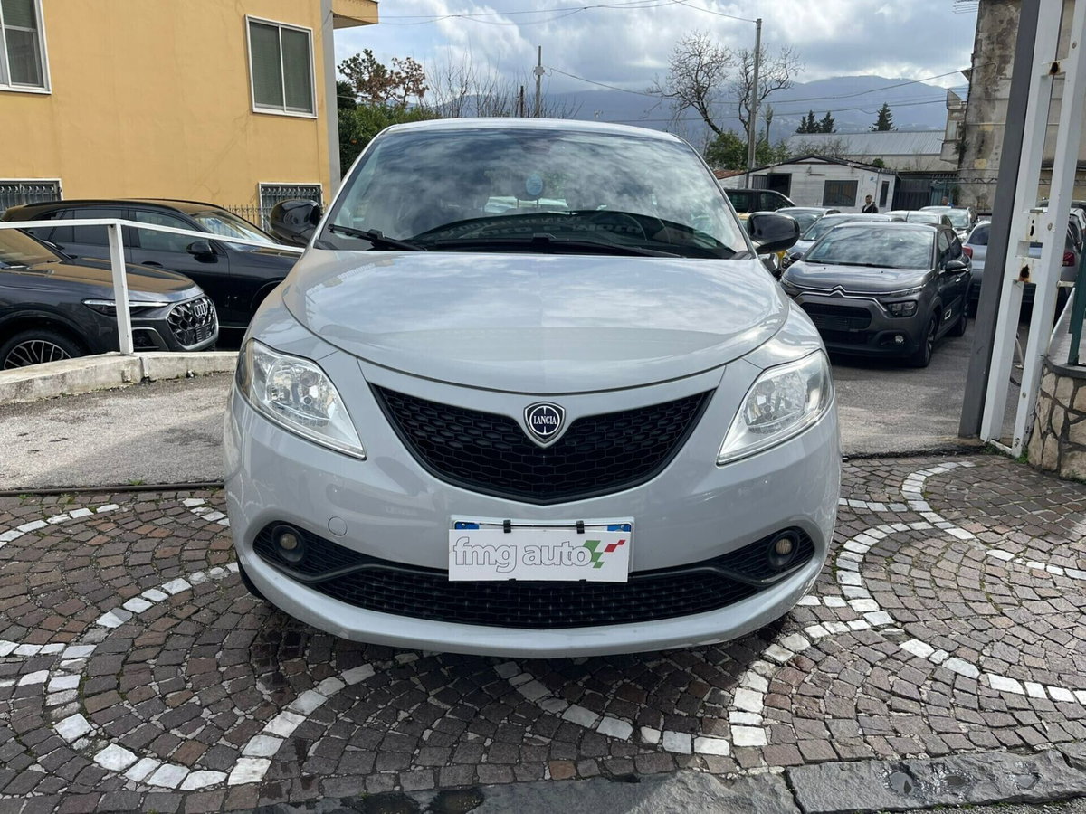 Lancia Ypsilon 1.2 69 CV 5 porte GPL Ecochic Gold (3)