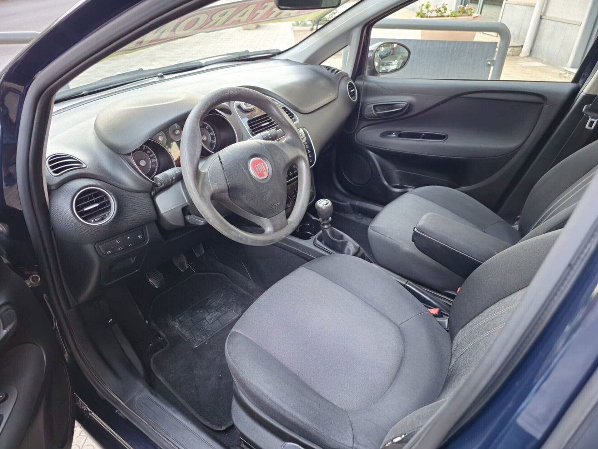 Fiat Punto 1.4 8V 5 porte Easypower Street (8)