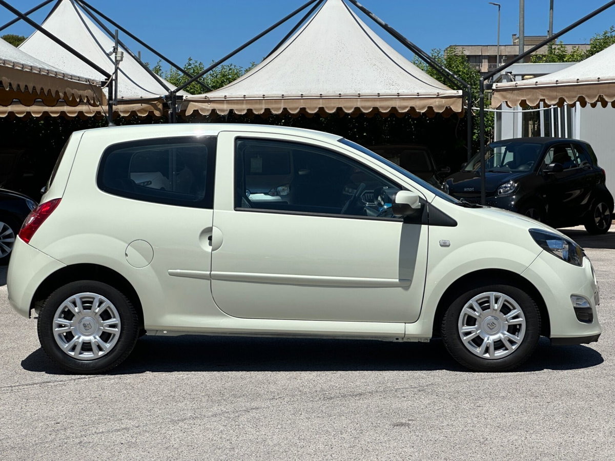Renault Twingo 1.2 16V Live (8)