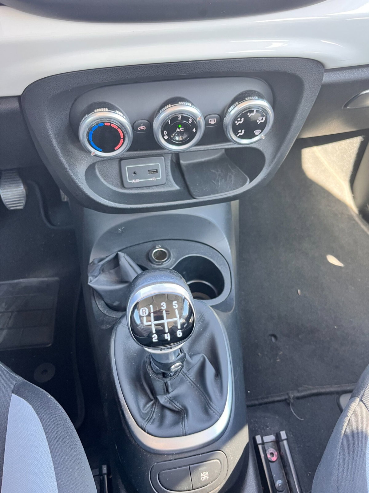 Fiat 500L 1.4 T-Jet 120 CV GPL Lounge (16)