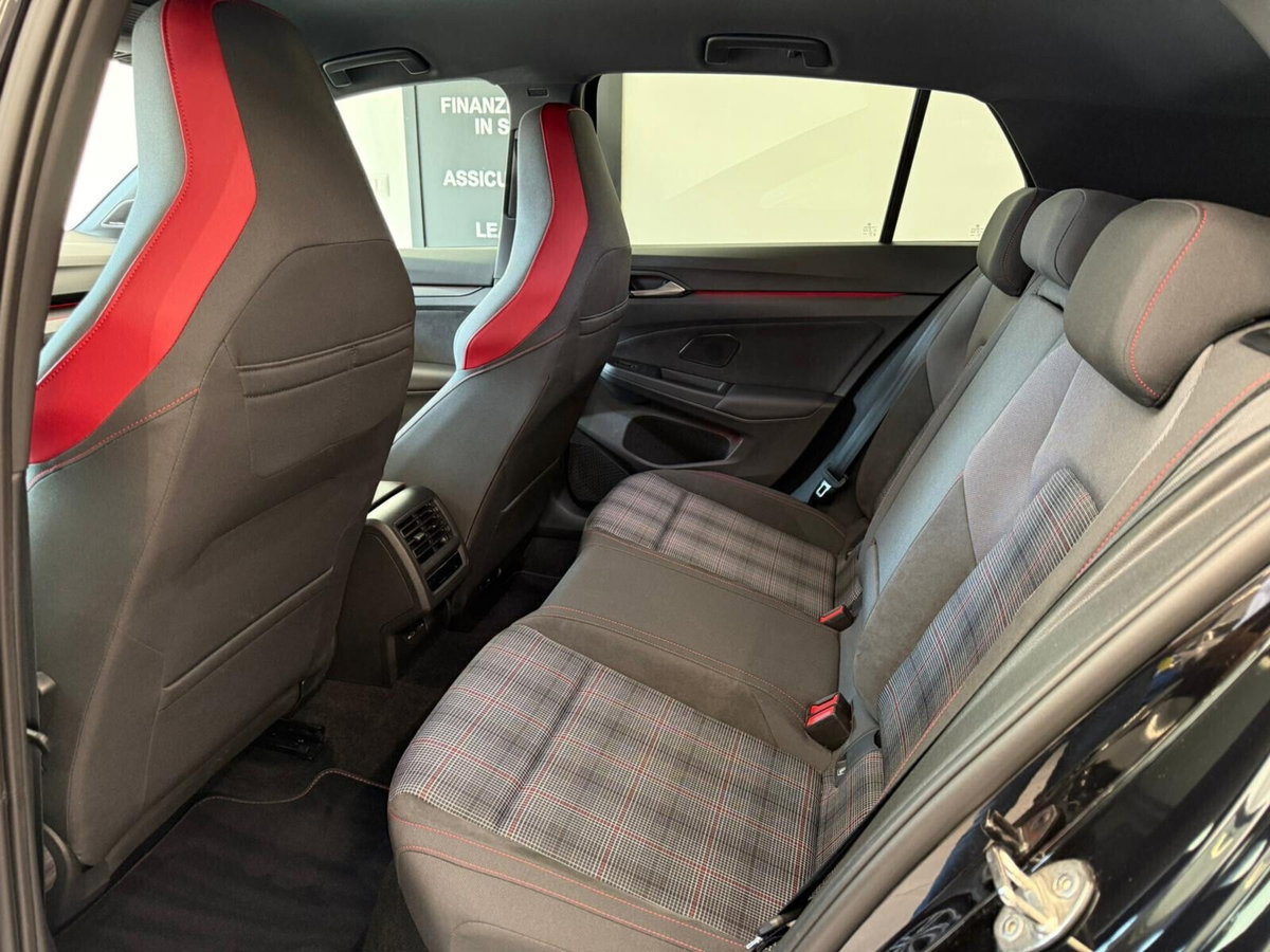 Volkswagen Golf 2.0 TSI GTI DSG (12)
