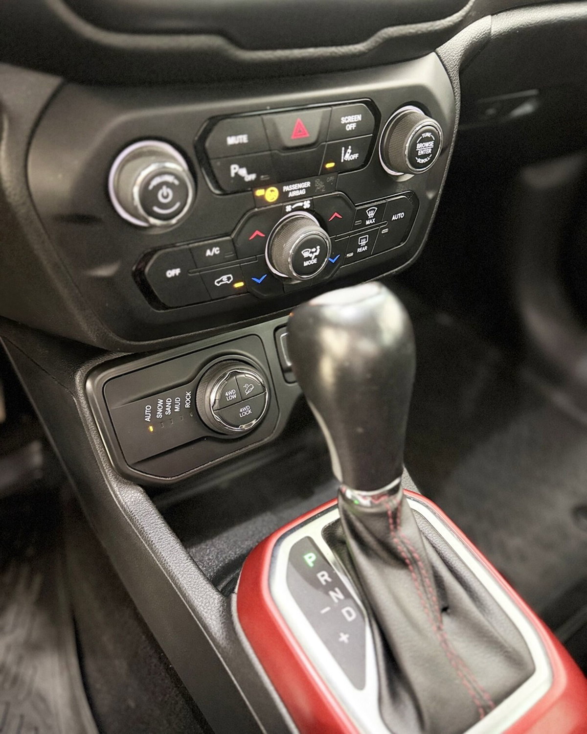 Jeep Renegade 2.0 Mjt 170CV 4WD Active Drive Low Trailhawk (10)