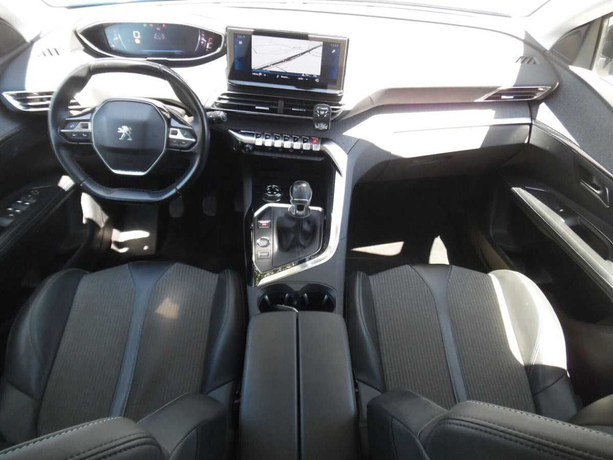 Peugeot 3008 BlueHDi 130 S&S Allure (11)