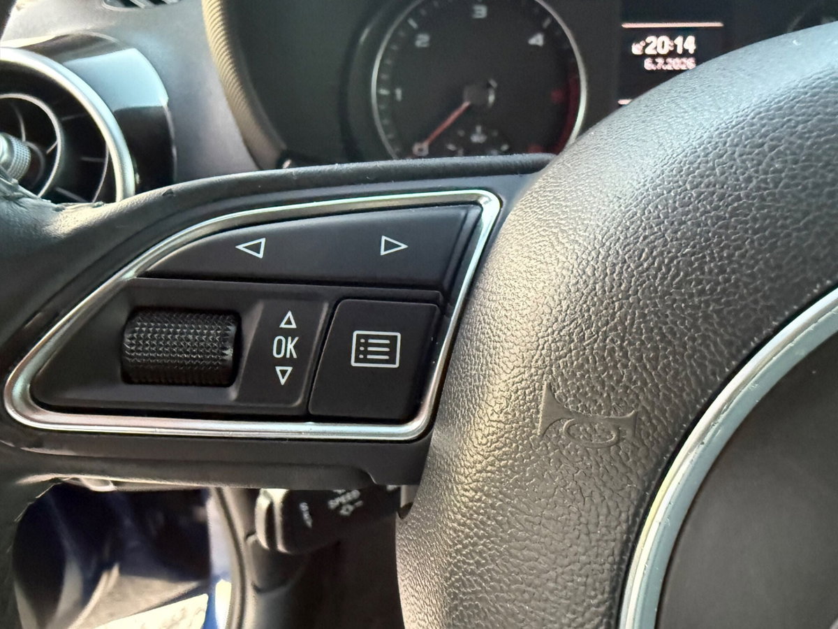 Audi A1 1.6 TDI 105 CV Attraction (11)