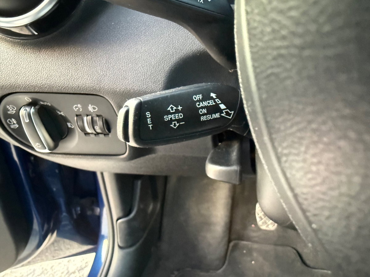 Audi A1 1.6 TDI 105 CV Attraction (13)
