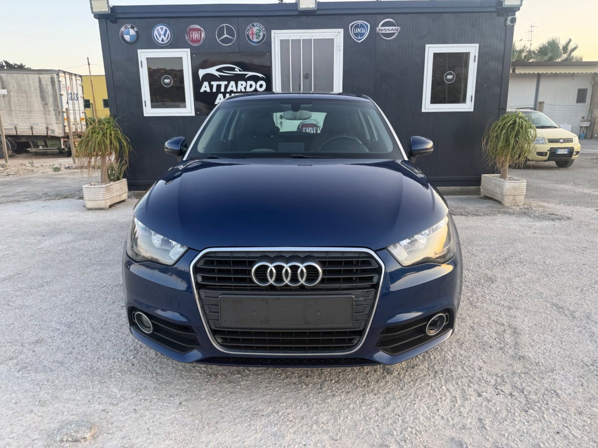 Audi A1 1.6 TDI 105 CV Attraction (2)