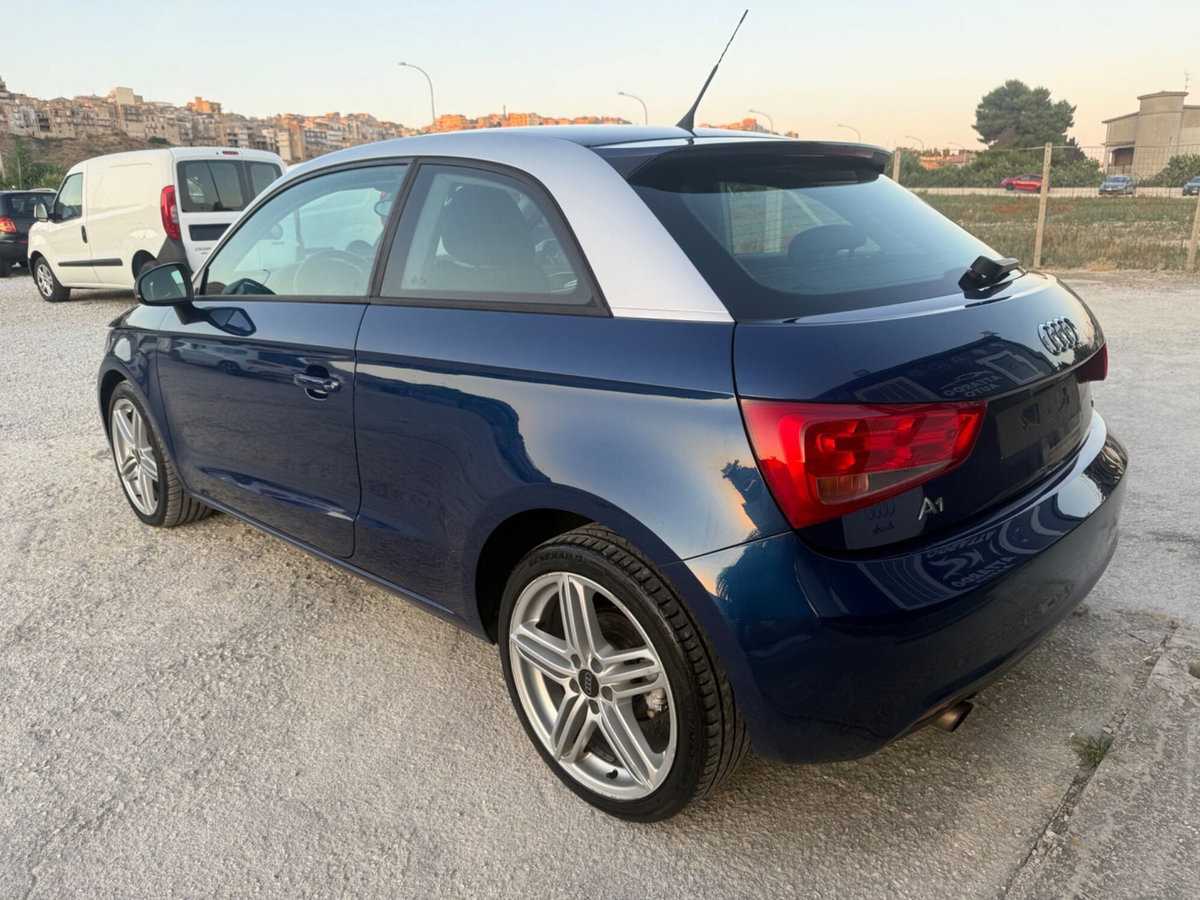Audi A1 1.6 TDI 105 CV Attraction (7)